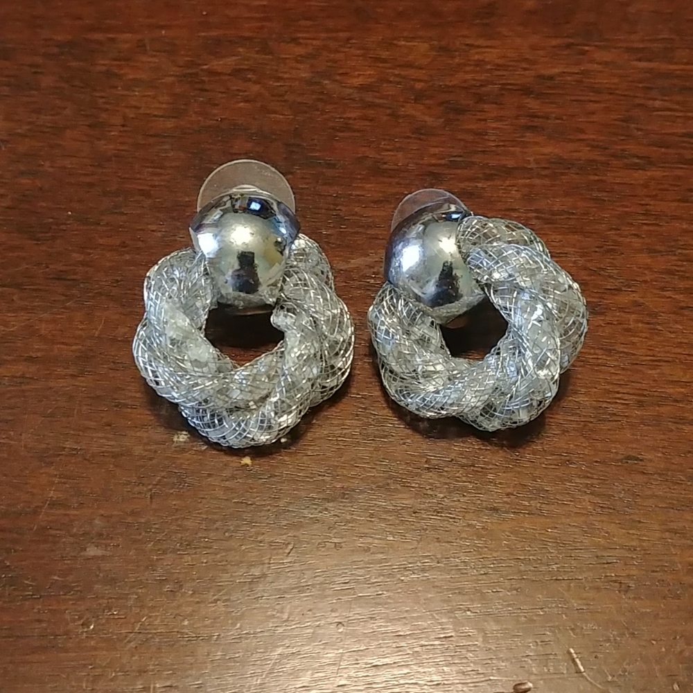 ❤Classy sparkly earrings❤ 5 for $20